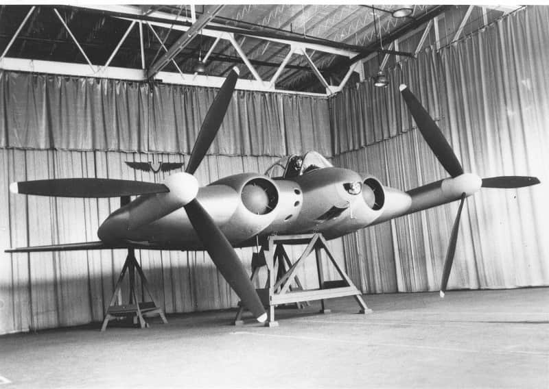 Макет самолета Воут XF5U-1 с убранными шасси